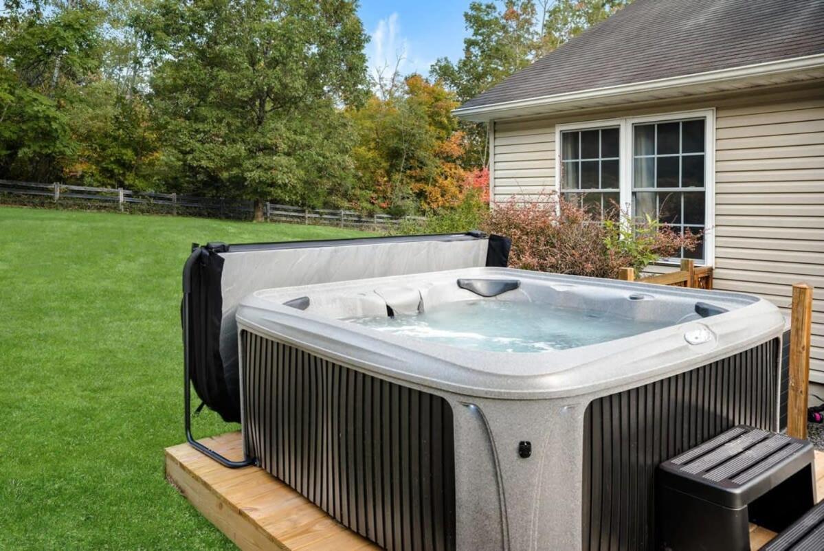 Modern Decor, Hot Tub, Fire Pit & River Access! Luray Dış mekan fotoğraf