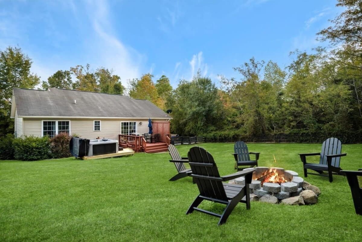 Modern Decor, Hot Tub, Fire Pit & River Access! Luray Dış mekan fotoğraf