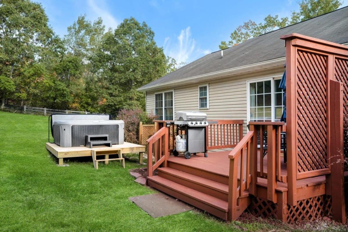 Modern Decor, Hot Tub, Fire Pit & River Access! Luray Dış mekan fotoğraf